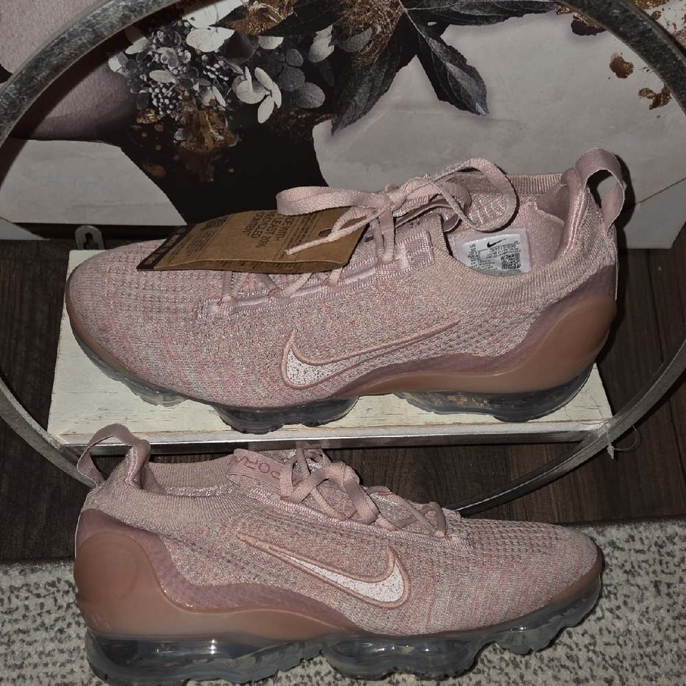 Nike Pink VaporMax Sneakers sz 10